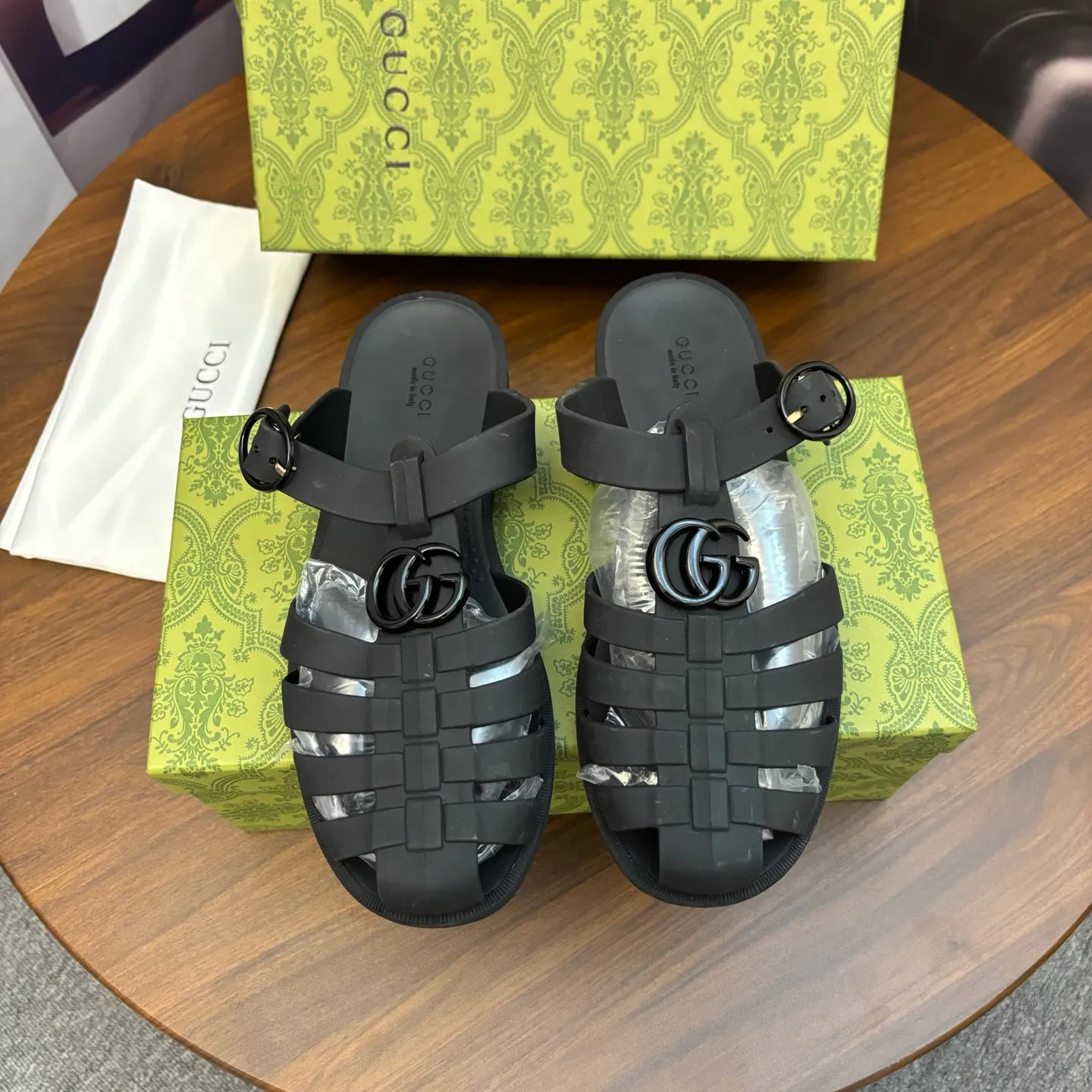Men's shoes 260💰 [Gucci] Counter quality, top-quality original goods, real photos! Original TPU material, fine workmanship, comfortable; genuine 1:1 replica Size: 38 ~ 46